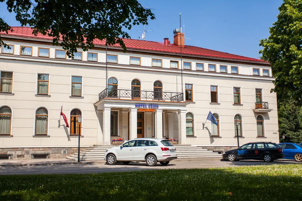 Hotel Cesis Bagian luar foto