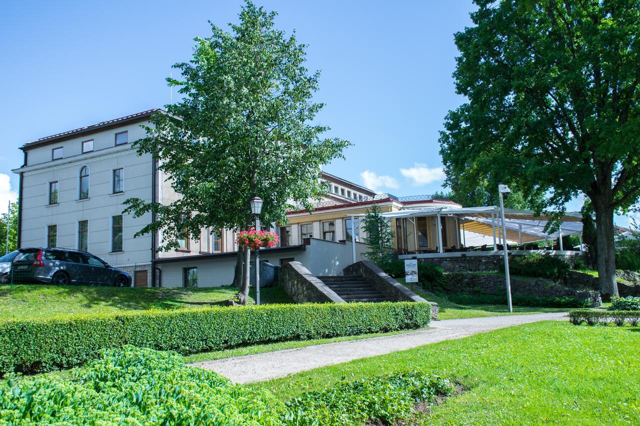 Hotel Cesis Bagian luar foto